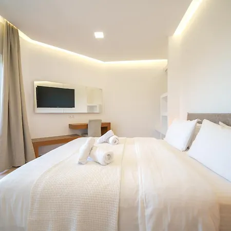 Marian With Private Swimming Pool & Jacuzzi *