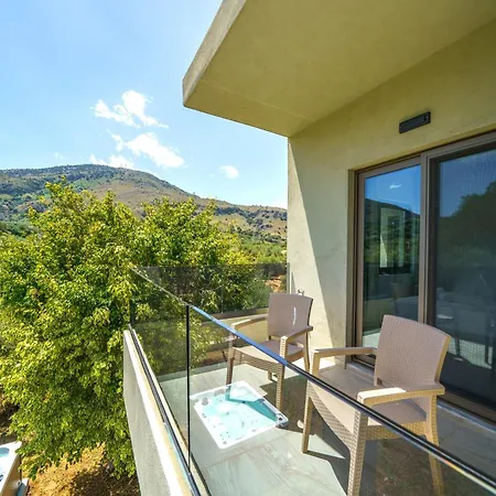 Marian With Private Swimming Pool & Jacuzzi Villa