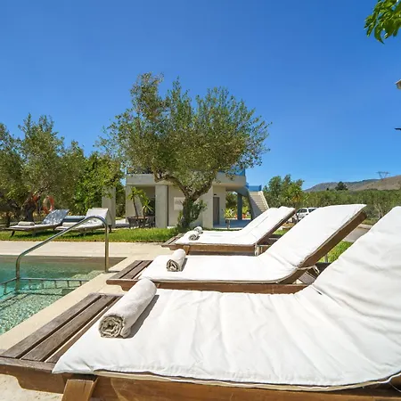 Villa Marian With Private Swimming Pool & Jacuzzi