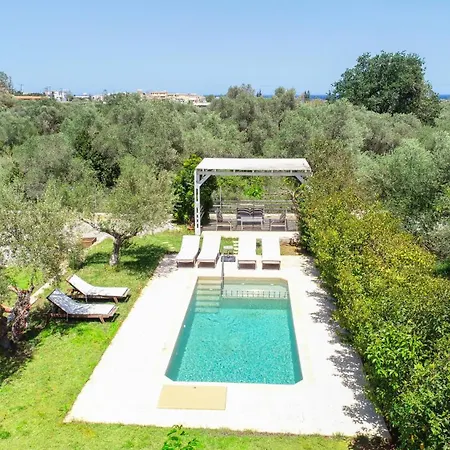 Marian With Private Swimming Pool & Jacuzzi Villa