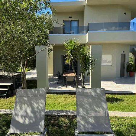 Marian With Private Swimming Pool & Jacuzzi * Georgioupoli