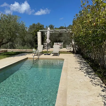 Marian With Private Swimming Pool & Jacuzzi Villa